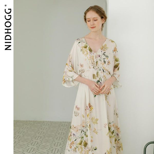 women's sleepwear 2021 summer lady nightgown v-neck elegant rose printed satin women night dresses for party nighty sleep dress, Black;red
women's sleepwear 2021 summer lady nightgown v-neck elegant rose printed satin women night dresses for party nighty sleep dress, Black;red
