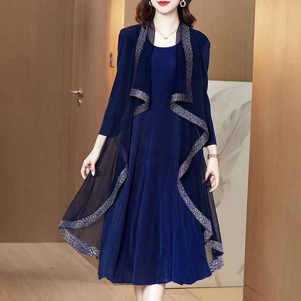 plus size dresses faux two piece 2021 spring autumn patchwork round neck elastic miyake pleated loose dress for women 45-75kg casual, Black;gray
plus size dresses faux two piece 2021 spring autumn patchwork round neck elastic miyake pleated loose dress for women 45-75kg casual, Black;gray