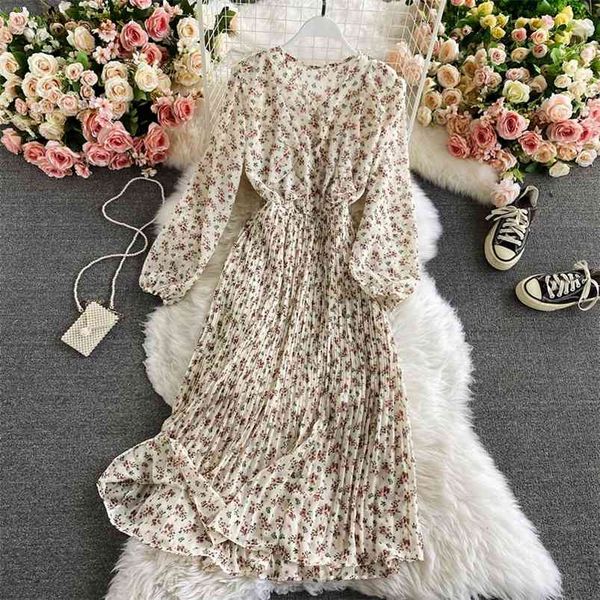 spring style retro bellflower dress temperament v-neck ruffled waist thinner mid-length floral chiffon pleated uk933 210507, Black;gray 
spring style retro bellflower dress temperament v-neck ruffled waist thinner mid-length floral chiffon pleated uk933 210507, Black;gray