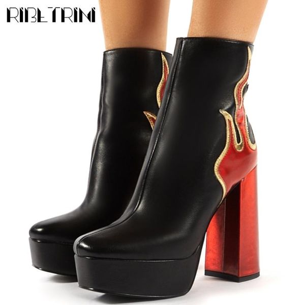 western platform ankle boots for women trunky 13 cm high heeled patent faux leather shoes woman size 36-41, Black
western platform ankle boots for women trunky 13 cm high heeled patent faux leather shoes woman size 36-41, Black