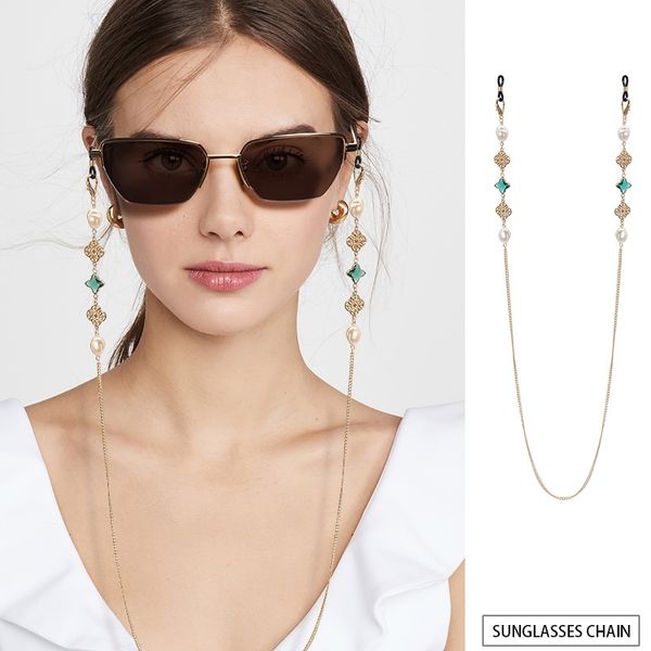 retro hollow carved crystal pearl eyeglasses chains mix match mask chain with lobster clasp 70cm glasses dual-use links 
retro hollow carved crystal pearl eyeglasses chains mix match mask chain with lobster clasp 70cm glasses dual-use links