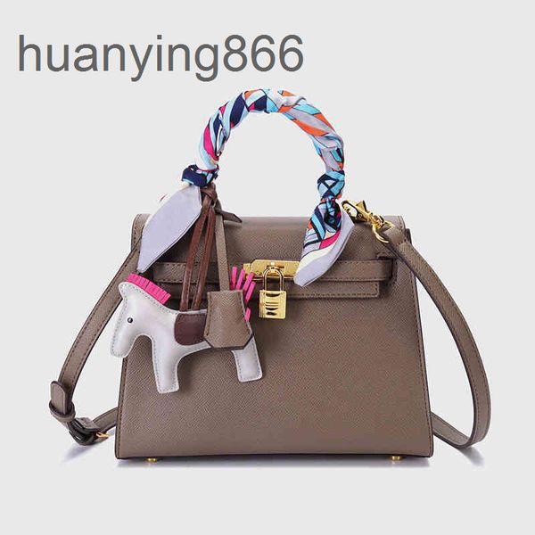 brand h bags designer luxury shoulder handbags urban simple kelllys bag 2022 autumn winter niche design one shoulder messenger bag versatile
brand h bags designer luxury shoulder handbags urban simple kelllys bag 2022 autumn winter niche design one shoulder messenger bag versatile
