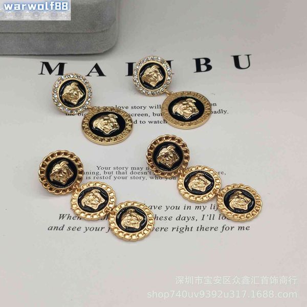 charm earrings classic quality design family high f fashion round diamond inlaid 2021 multi-layer copper coin has a full head style and text, Golden
charm earrings classic quality design family high f fashion round diamond inlaid 2021 multi-layer copper coin has a full head style and text, Golden