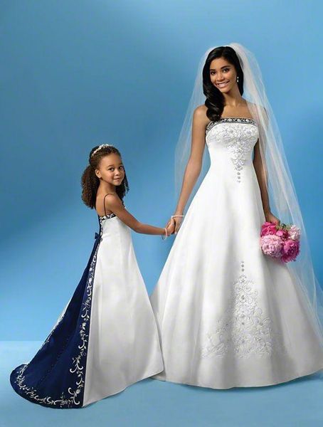 custom made embroidery satin a line wedding dresses bridal gowns strapless lace up back sweep train vestidos de fiesta, White
custom made embroidery satin a line wedding dresses bridal gowns strapless lace up back sweep train vestidos de fiesta, White