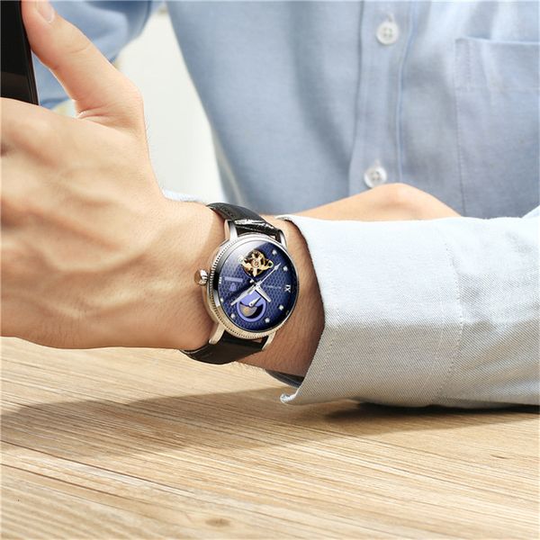 tevise 2021 business men automatic mechanical clock time moon show fashion casual lighting hands male polar, Slivery;brown
tevise 2021 business men automatic mechanical clock time moon show fashion casual lighting hands male polar, Slivery;brown