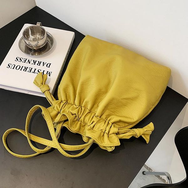 evening bags niche design simple large-capacity bag women wild 2021 fashion shoulder underarm bucket width: 29cm
evening bags niche design simple large-capacity bag women wild 2021 fashion shoulder underarm bucket width: 29cm