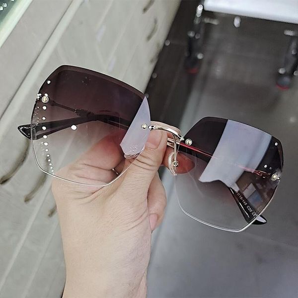 sunglasses 2021 fashion rimless women big shades inspired frameless square sun glasses for female traveling brown oculos, White;black
sunglasses 2021 fashion rimless women big shades inspired frameless square sun glasses for female traveling brown oculos, White;black