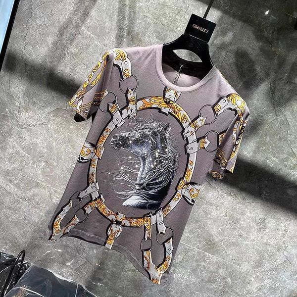 men's t-shirts novel 3d gold chain printed baroque brand t-shirt summer style short sleeve luxury royal horse shiny diamond hip-hop top, White;black
men's t-shirts novel 3d gold chain printed baroque brand t-shirt summer style short sleeve luxury royal horse shiny diamond hip-hop top, White;black