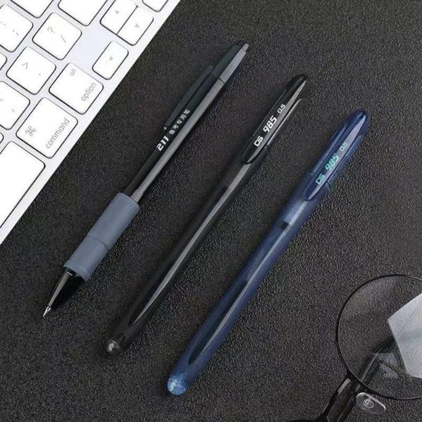 gel pens 2022 6pcs exam set 0.5mm black quick-drying pen student large capacity water 
gel pens 2022 6pcs exam set 0.5mm black quick-drying pen student large capacity water