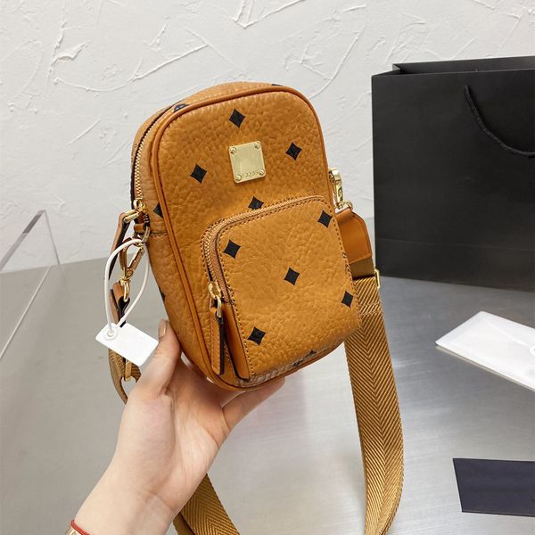 fashion cowhide shoulder bags luxury design men crossbody classic coated canvas print pattern street trend waist bag wholesale with box
fashion cowhide shoulder bags luxury design men crossbody classic coated canvas print pattern street trend waist bag wholesale with box