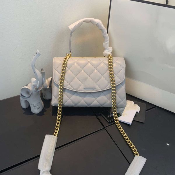 designer luxurywomen's bag 7a high-end customized quality beautiful classic fashion business practical one shoulder
designer luxurywomen's bag 7a high-end customized quality beautiful classic fashion business practical one shoulder