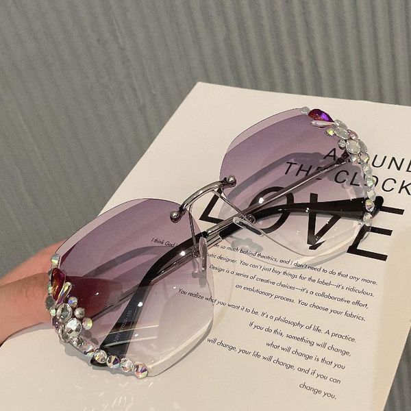sunglasses ultraviolet protection for women rimless fashion personality street pography europe and america 2021, White;black
sunglasses ultraviolet protection for women rimless fashion personality street pography europe and america 2021, White;black