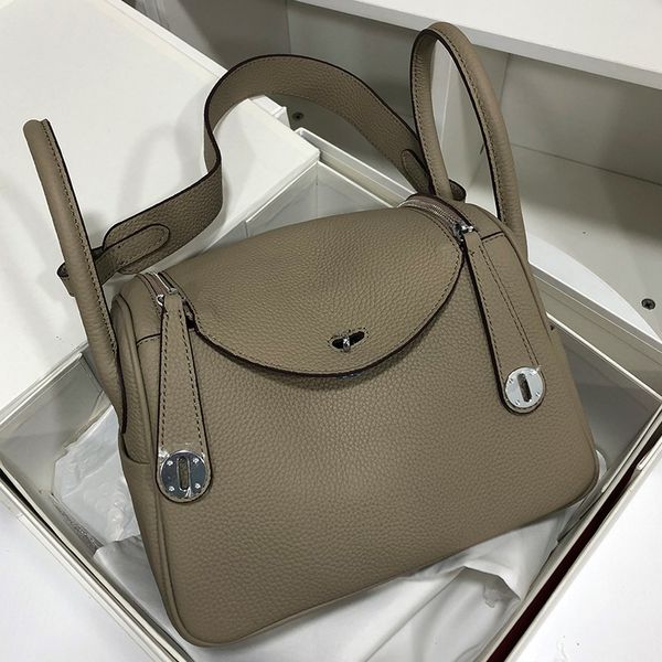 design hand 2021 new head litchi pattern lindi cow leather women's shoulder bag hand case bag 8d3y
design hand 2021 new head litchi pattern lindi cow leather women's shoulder bag hand case bag 8d3y