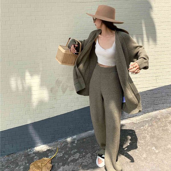 women's two piece pants winter warm sweater two-piece setup women quality uit oversized knitted cardigan&high-waisted wide-leg outfit o, White
women's two piece pants winter warm sweater two-piece setup women quality uit oversized knitted cardigan&high-waisted wide-leg outfit o, White