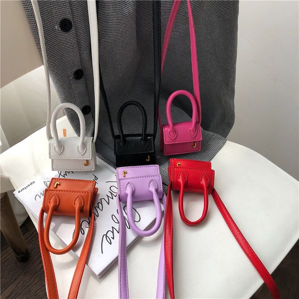 factory wholesale small capacity small women's new 2021 handbag solid color leisure fashion one shoulder messenger
factory wholesale small capacity small women's new 2021 handbag solid color leisure fashion one shoulder messenger