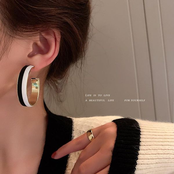 hoop & huggie korean temperament 925 silver needle black and white stitched leather plain circle light luxury high sense ear ring female, Golden;silver
hoop & huggie korean temperament 925 silver needle black and white stitched leather plain circle light luxury high sense ear ring female, Golden;silver