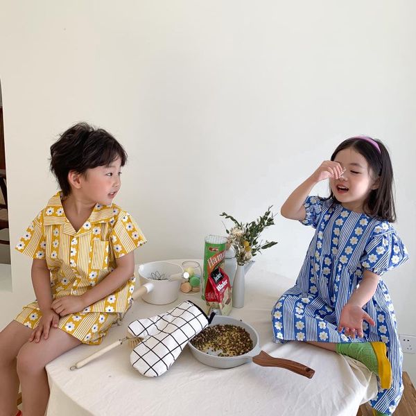summer kids suit floral shorts and v-neck tees puff a-line dress for bays girls clothing sets, White
summer kids suit floral shorts and v-neck tees puff a-line dress for bays girls clothing sets, White