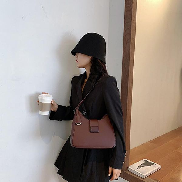 shoulder bags vintage chain design pu leather for women simple fashion handbag good quality wild underarm bag
shoulder bags vintage chain design pu leather for women simple fashion handbag good quality wild underarm bag