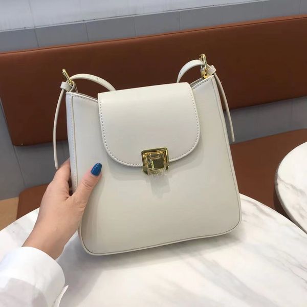 telfar mini bags quilted leather louisbags_18 multi pochette felicie akend zhouzhoubao123 ament one shoulder messenger women's bucket
telfar mini bags quilted leather louisbags_18 multi pochette felicie akend zhouzhoubao123 ament one shoulder messenger women's bucket