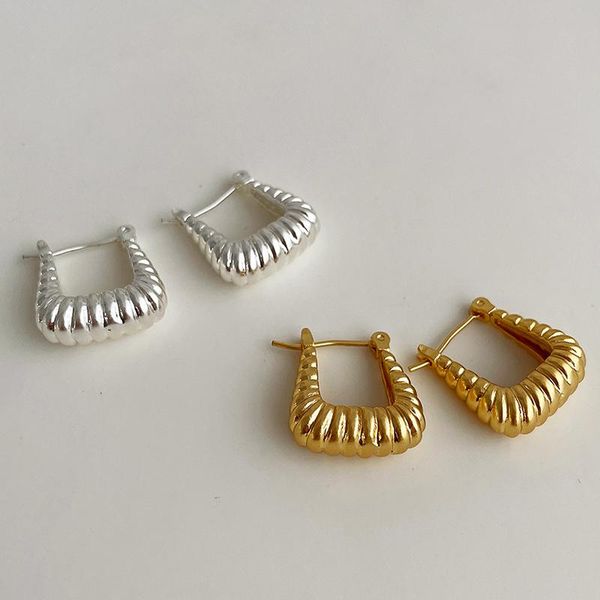 hoop & huggie tarcliy geometric croissant texture u-shaped ear buckle simple metal thread earrings women hoops fashion jewelry 2021, Golden;silver
hoop & huggie tarcliy geometric croissant texture u-shaped ear buckle simple metal thread earrings women hoops fashion jewelry 2021, Golden;silver