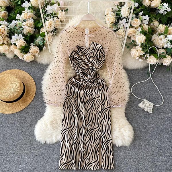 dot print mesh perspective long sleeve patchwork women dress fashion autumn zebra pattern split midi party casual dresses, Black;gray
dot print mesh perspective long sleeve patchwork women dress fashion autumn zebra pattern split midi party casual dresses, Black;gray
