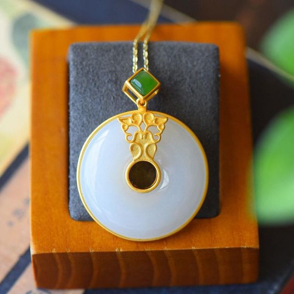chains silver inlaid natural hetian white chalcedony safety buckle pendant necklace chinese style retro charm women's jewelry
chains silver inlaid natural hetian white chalcedony safety buckle pendant necklace chinese style retro charm women's jewelry