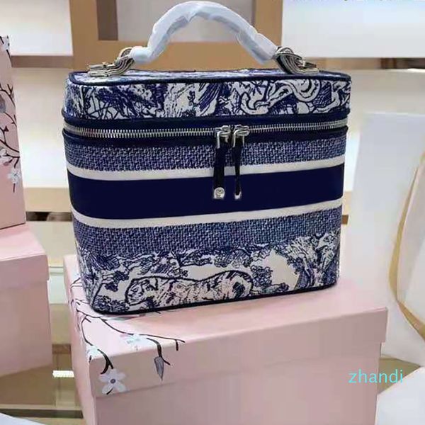 selling female fashion cosmetic bags designer canvas beauty bag luxury brand large capacity tiger pattern makeup storage box
selling female fashion cosmetic bags designer canvas beauty bag luxury brand large capacity tiger pattern makeup storage box