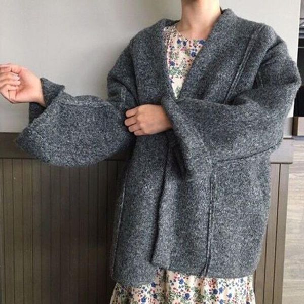 women's wool & blends sleeved cardigan solid coats ladies plus size 2021 autumn short woolen coat loose flared sleeves all-match bat, Black
women's wool & blends sleeved cardigan solid coats ladies plus size 2021 autumn short woolen coat loose flared sleeves all-match bat, Black