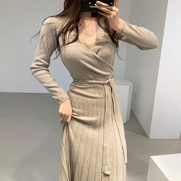 casual dresses runway fashion women knitted dress fall winter long sleeve sweater v neck high waist lace-up pleated, Black;gray
casual dresses runway fashion women knitted dress fall winter long sleeve sweater v neck high waist lace-up pleated, Black;gray