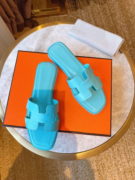 luxury palm grain cowhide series leather slippers women's sandals size 35-41, Black
luxury palm grain cowhide series leather slippers women's sandals size 35-41, Black