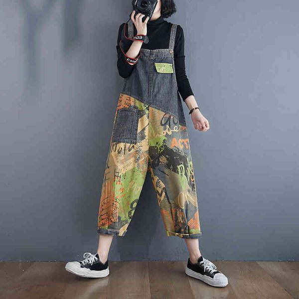 women graffiti print denim jumpsuits overalls new loose patchwork pocket jean pants female casual rompers plus size macacao 2021, Black;white
women graffiti print denim jumpsuits overalls new loose patchwork pocket jean pants female casual rompers plus size macacao 2021, Black;white