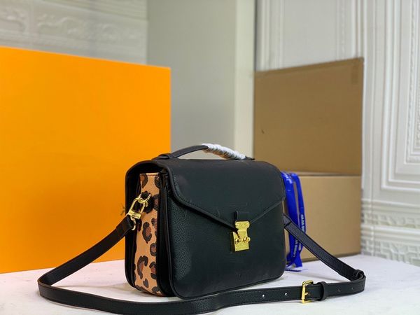 high-quality designers handbags purses bag leather female fashion shoulder luxurys bags
high-quality designers handbags purses bag leather female fashion shoulder luxurys bags