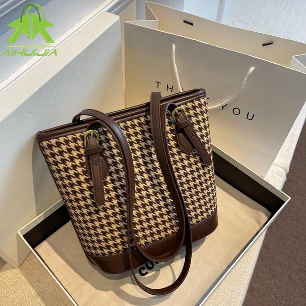 evening bags 2021 weaving thousand birds women shoulder high capacity quality handbag winter fashion female designer underarm
evening bags 2021 weaving thousand birds women shoulder high capacity quality handbag winter fashion female designer underarm