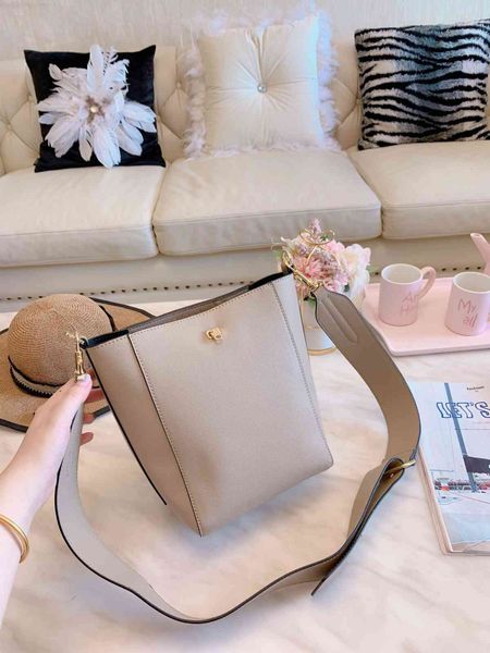 women luxurys designers bags 2021 tb organ chain strip small square litc crossbody bag totes designer handbag purse wallet handbags tote q9o
women luxurys designers bags 2021 tb organ chain strip small square litc crossbody bag totes designer handbag purse wallet handbags tote q9o