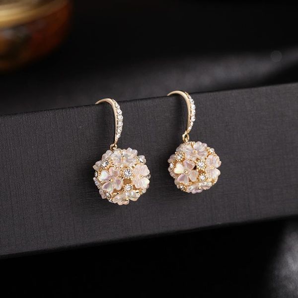 dangle & chandelier elegant pearl earrings wedding graceful accessories 2021 fashion oversized round half simulated pearls flower stud earri, Silver
dangle & chandelier elegant pearl earrings wedding graceful accessories 2021 fashion oversized round half simulated pearls flower stud earri, Silver