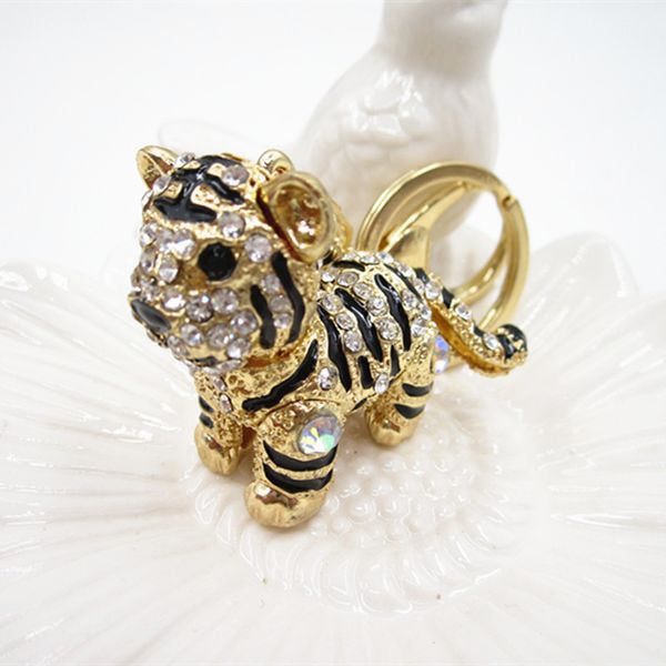 creative diamond inlaid three-dimensional tiger metal key chain women's bag pendant straight, Slivery;golden
creative diamond inlaid three-dimensional tiger metal key chain women's bag pendant straight, Slivery;golden