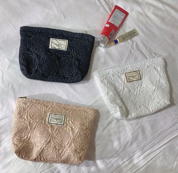 dhl50pcs cosmetic bags women canvas rose prints large capacity clutch makeup bag
dhl50pcs cosmetic bags women canvas rose prints large capacity clutch makeup bag