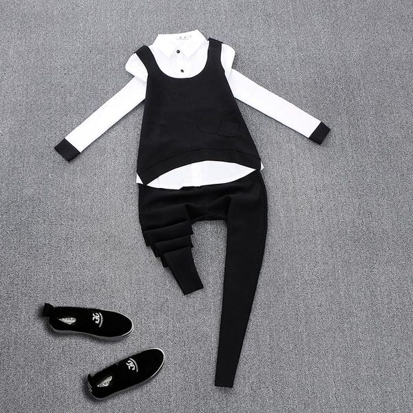 women's two piece pants european 2021 black and white contrast color suit autumn winter temperament vest foreign shirt three sets
women's two piece pants european 2021 black and white contrast color suit autumn winter temperament vest foreign shirt three sets