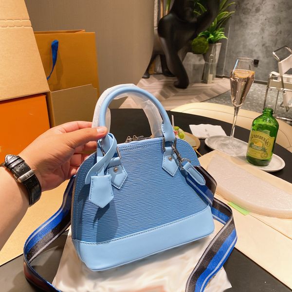 alma bb shell bag luxury designer women bags brand messenger handbag ladies one shoulder presbyopia water corrugated key lock leather 24cm 0
alma bb shell bag luxury designer women bags brand messenger handbag ladies one shoulder presbyopia water corrugated key lock leather 24cm 0