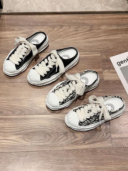 flat shoes female womens slippers outdoor slides cover toe pantofle fashion platform soft 2021 summer luxury fabric canvas rome, Black
flat shoes female womens slippers outdoor slides cover toe pantofle fashion platform soft 2021 summer luxury fabric canvas rome, Black