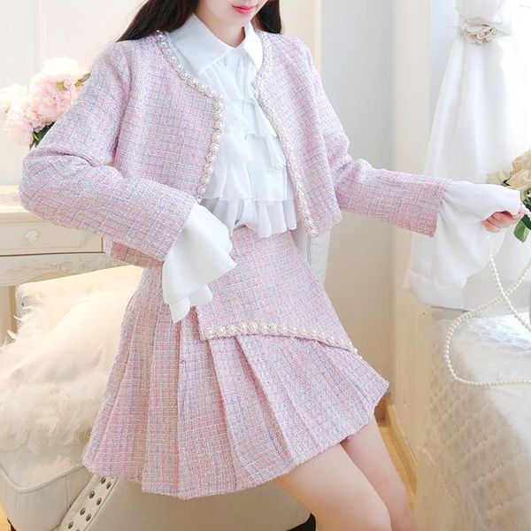two piece dress 2021 women autumn sweet tweed 3 set pearls beading short jacket coat+ruffles white chiffon shirts+mini pleated skirt
two piece dress 2021 women autumn sweet tweed 3 set pearls beading short jacket coat+ruffles white chiffon shirts+mini pleated skirt