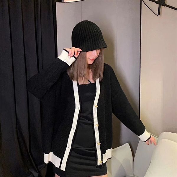 women's sweater designer jacket cardigan 2021 classic women's fashion warm clothes new letter embroidery casual crew neck sweater, White;black
women's sweater designer jacket cardigan 2021 classic women's fashion warm clothes new letter embroidery casual crew neck sweater, White;black