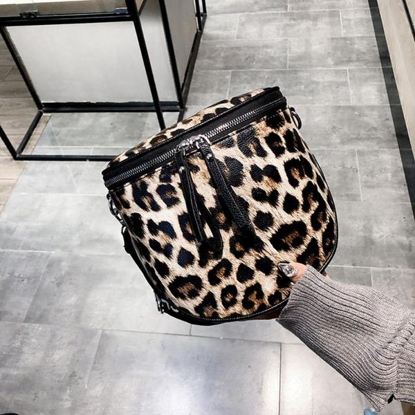 leopard print bucket womems bag pu leather crossbody bags messenger bags 2021 female shoulder handbag crossbody bag
leopard print bucket womems bag pu leather crossbody bags messenger bags 2021 female shoulder handbag crossbody bag