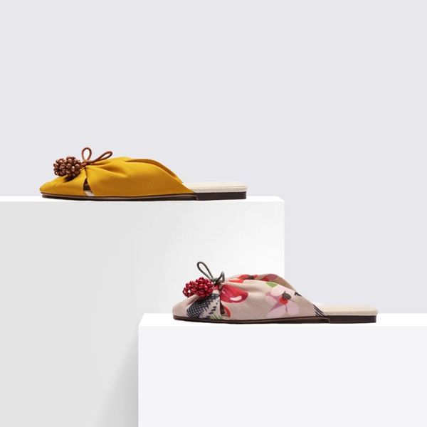 flat shoes female woman's slippers luxury slides shallow butterfly-knot rubber flip flops 2021 designer soft summer hawaiian cas, Black
flat shoes female woman's slippers luxury slides shallow butterfly-knot rubber flip flops 2021 designer soft summer hawaiian cas, Black