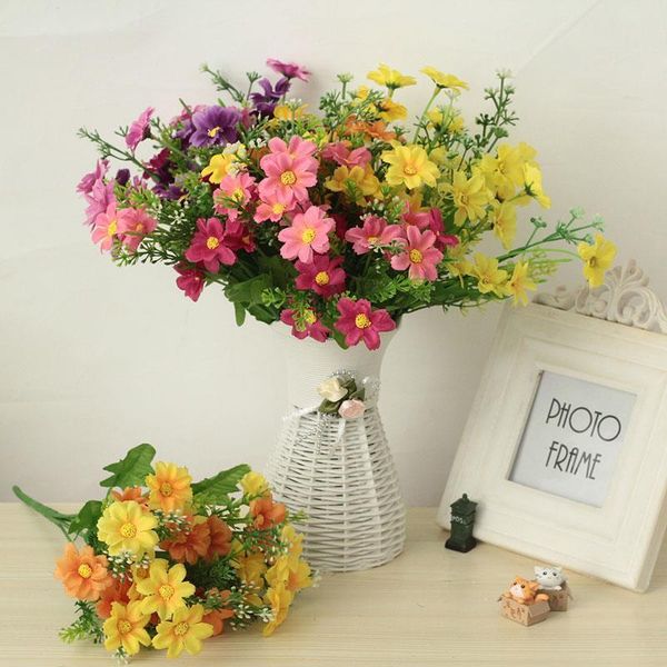decorative flowers & wreaths table setting small daisy simulation flower living room single bunch of artificial decoration plastic
decorative flowers & wreaths table setting small daisy simulation flower living room single bunch of artificial decoration plastic