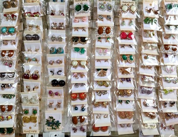 60 pairs assorted styles mix women charm earrings girls ladies beautiful earrings wholesale fashion jewelry 210924, Golden;silver
60 pairs assorted styles mix women charm earrings girls ladies beautiful earrings wholesale fashion jewelry 210924, Golden;silver