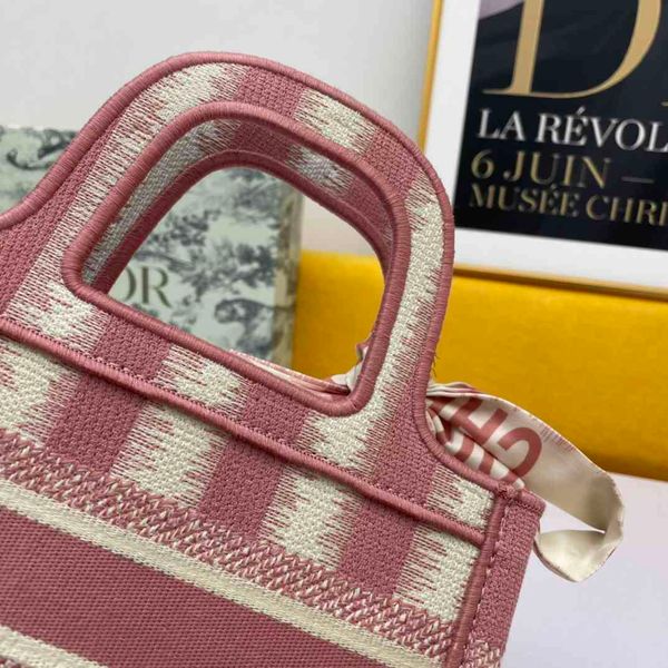 design handbag luxury bags 2021 fashion pink striped 3d embroidered ladies designer handbags
design handbag luxury bags 2021 fashion pink striped 3d embroidered ladies designer handbags