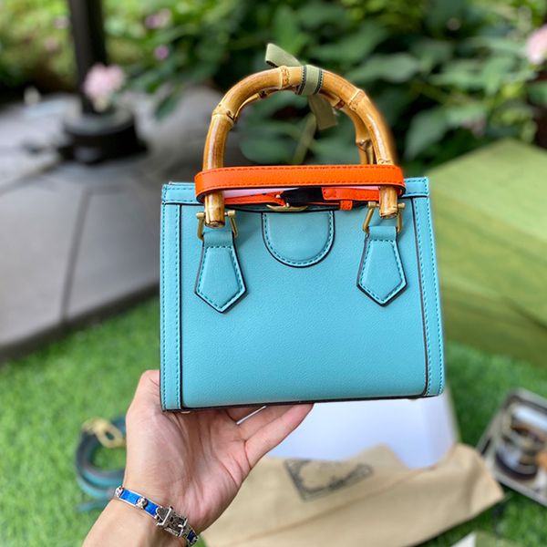 designer shoulder bags totes luxury crossbody bag bamboo package high-quality tote with exquisite packaging and original box size 28 21 cm
designer shoulder bags totes luxury crossbody bag bamboo package high-quality tote with exquisite packaging and original box size 28 21 cm