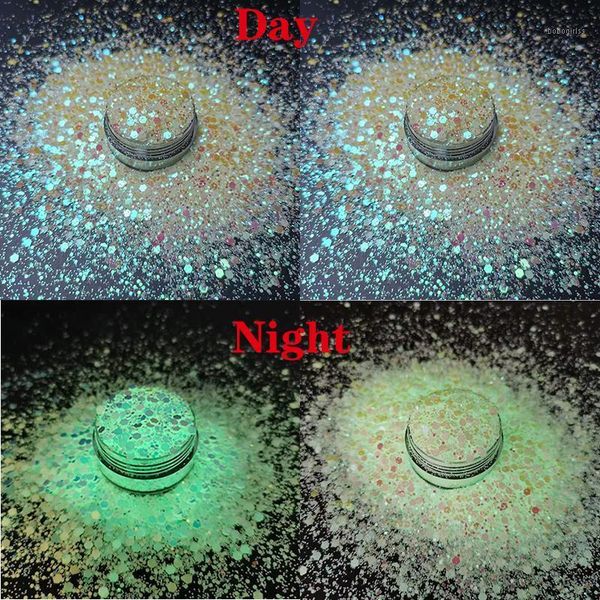 1bag 3sizes mix glow in the dark iridescent chunky glitter for nail art 0.2/1/2mm 2colors1, Silver;gold
1bag 3sizes mix glow in the dark iridescent chunky glitter for nail art 0.2/1/2mm 2colors1, Silver;gold