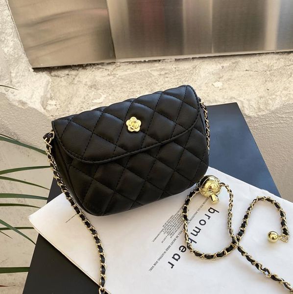 2021 trendy golden ball gold bead rhombus chain bag shoulder messenger small square bags female
2021 trendy golden ball gold bead rhombus chain bag shoulder messenger small square bags female